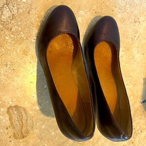 Clark’s brown leather 3 and a half inch wedge heels shoes size women’s 9.